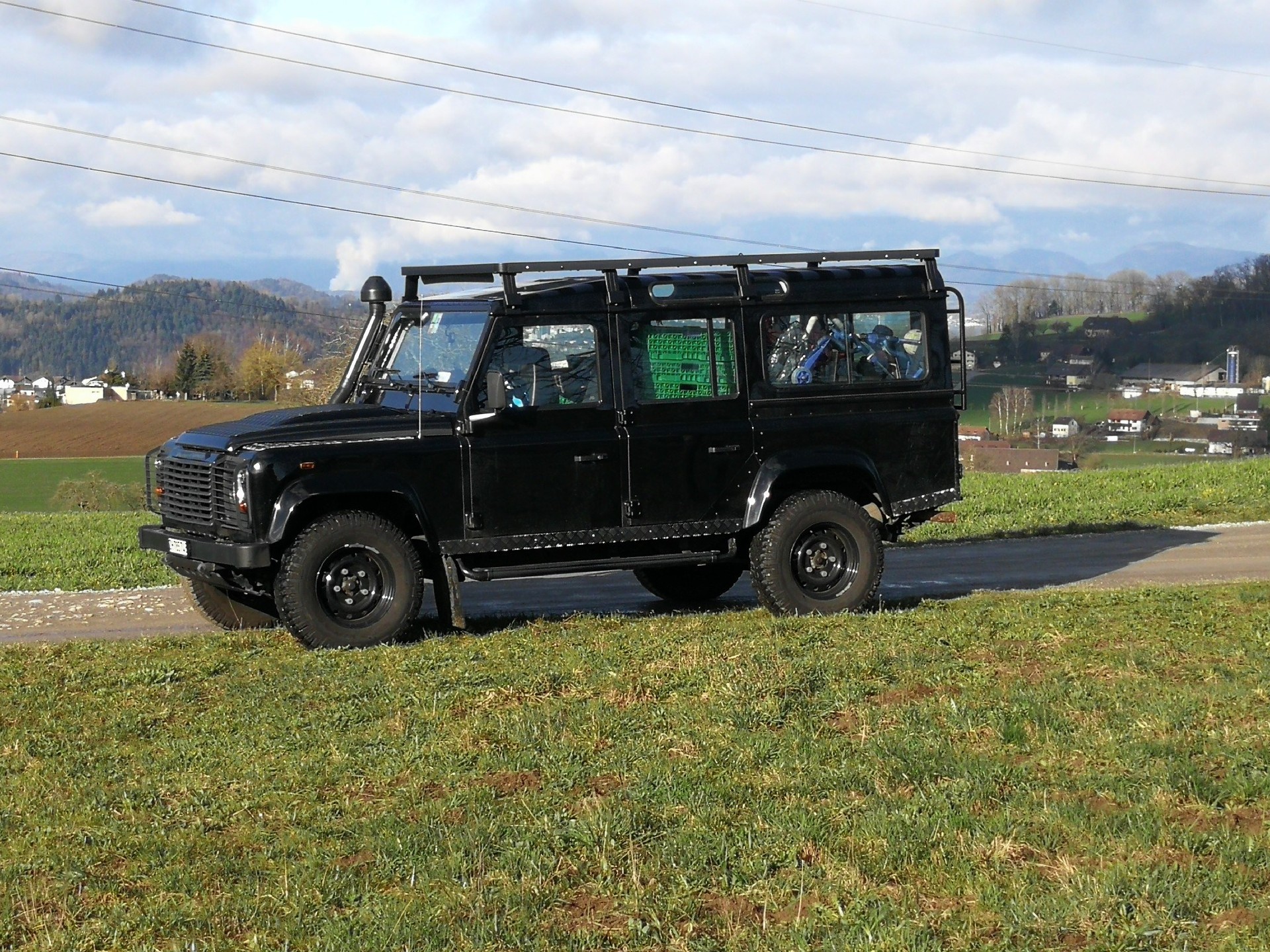 LAND ROVER Defender 110 SW 2.4Tdc-image-15