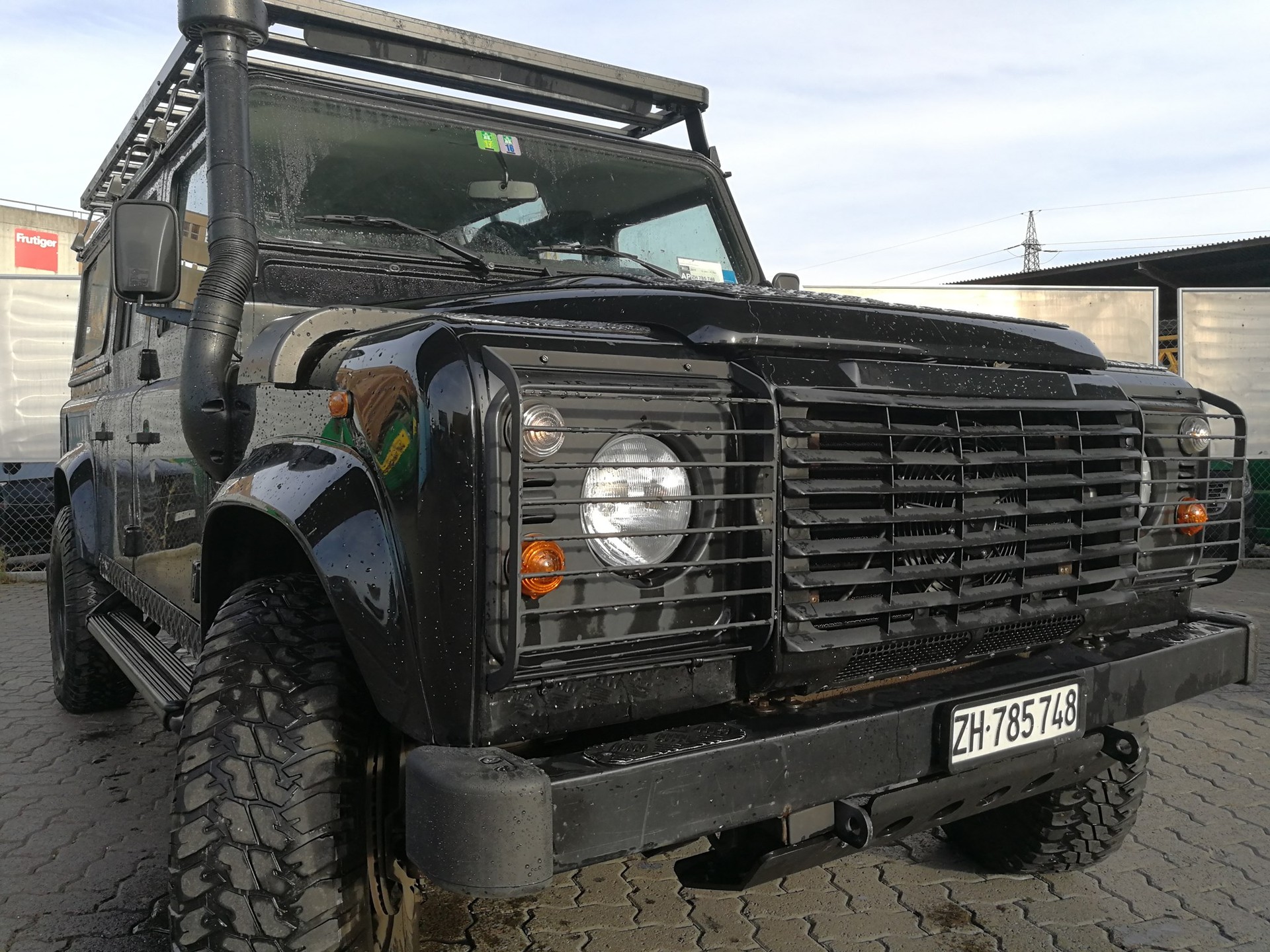 LAND ROVER Defender 110 SW 2.4Tdc-image-4