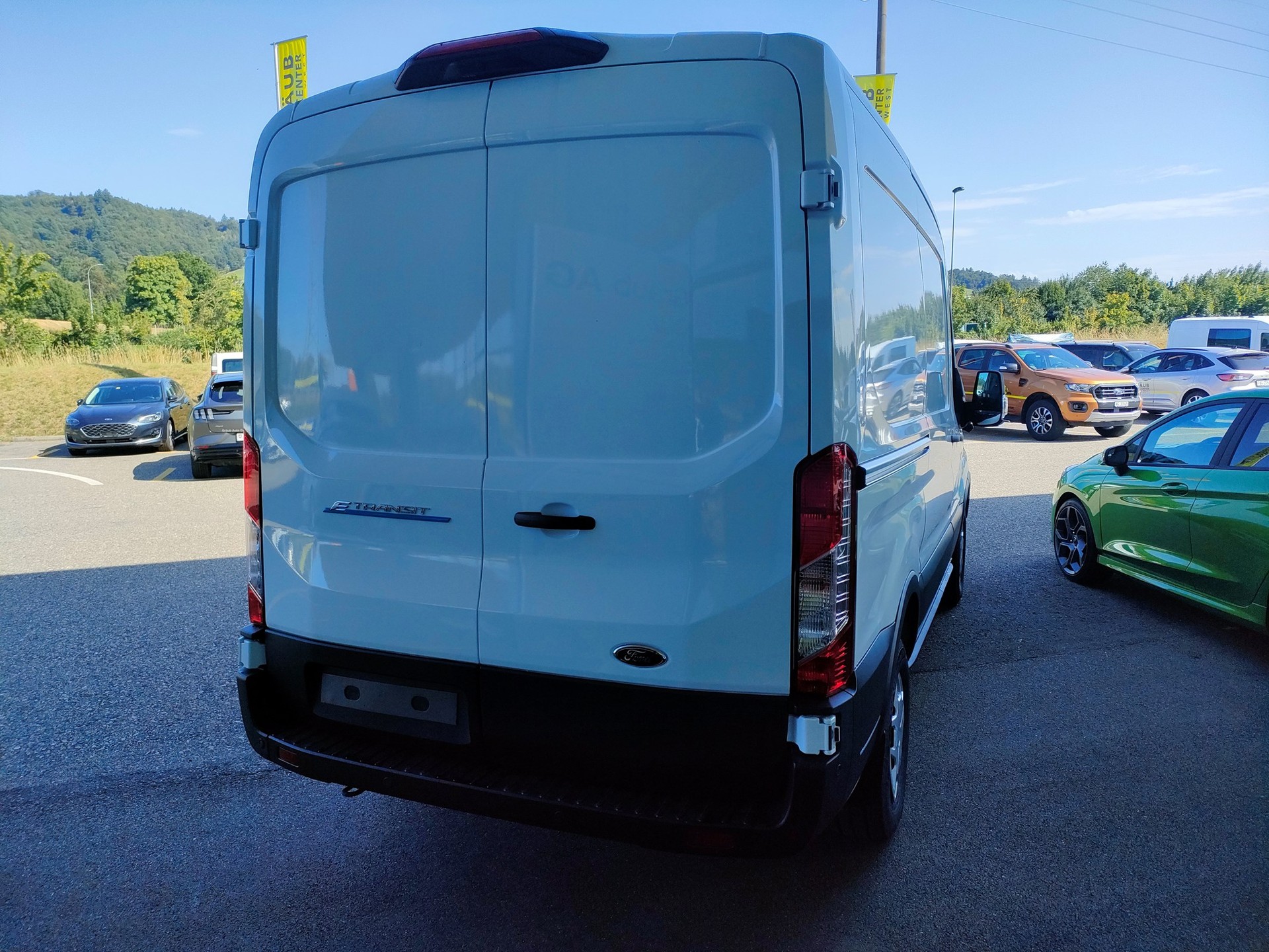 FORD E-Transit Van 350 L2 Trend RWD-image-3