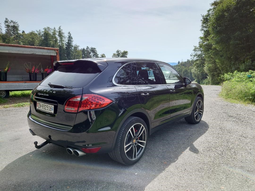 PORSCHE Cayenne Turbo-image-7