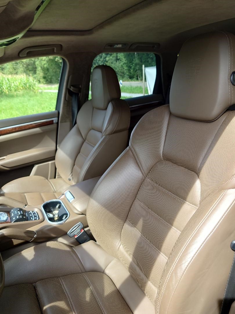 PORSCHE Cayenne Turbo-image-11