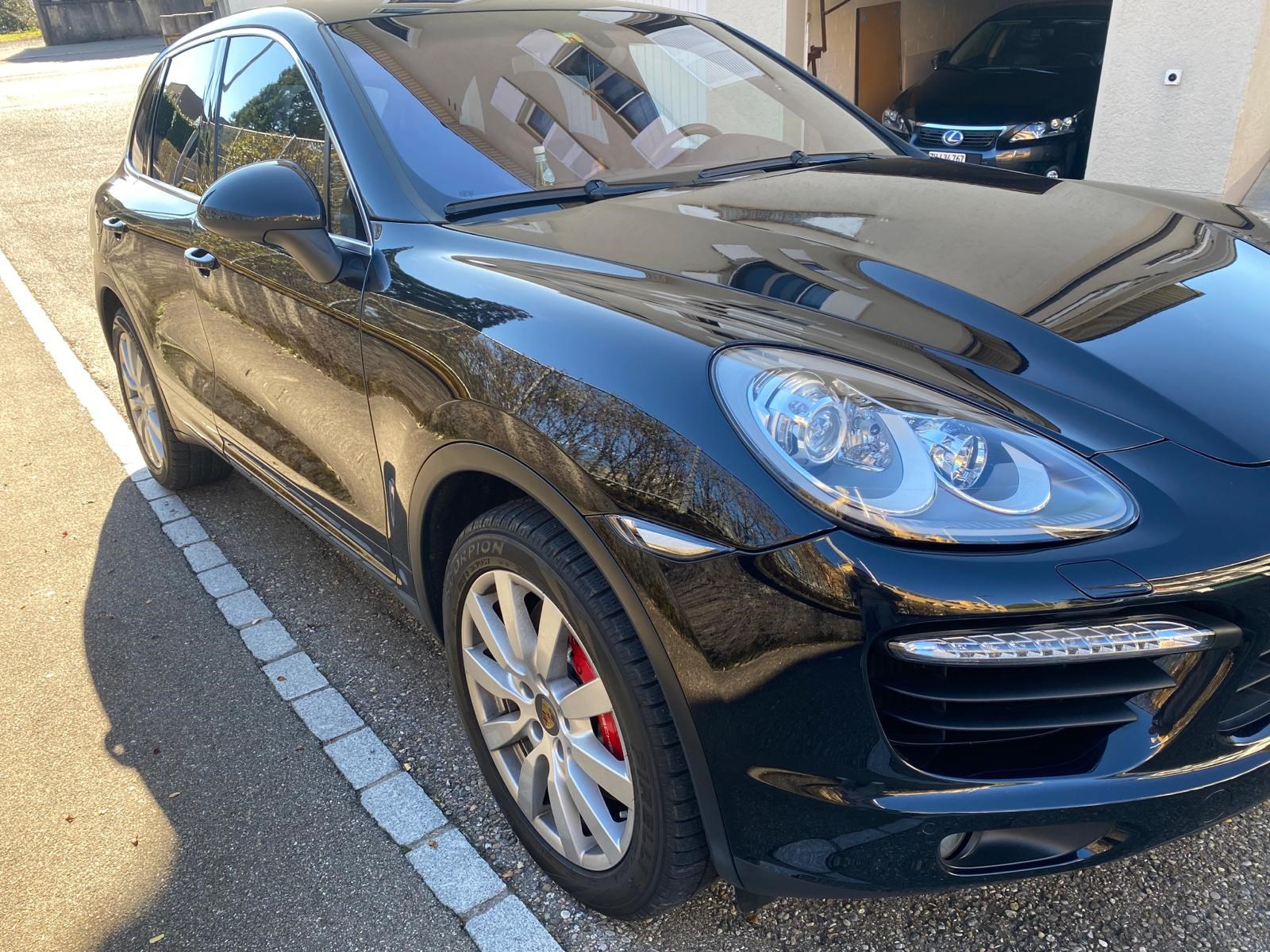 PORSCHE Cayenne Turbo-image-1