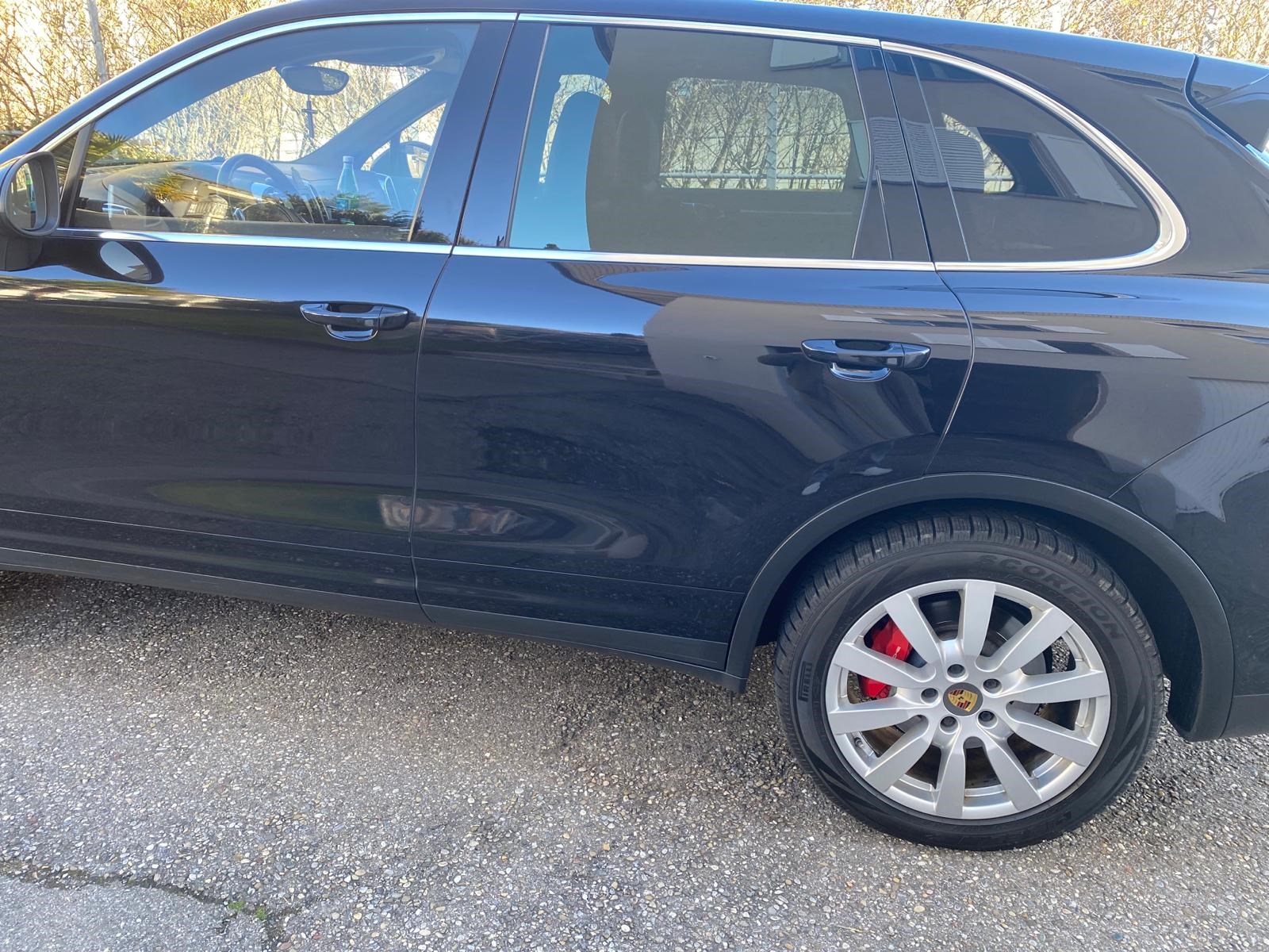 PORSCHE Cayenne Turbo-image-3