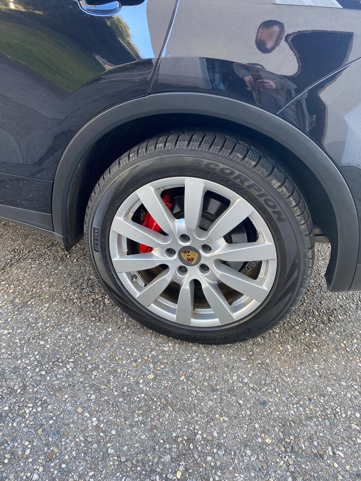 PORSCHE Cayenne Turbo-image-4