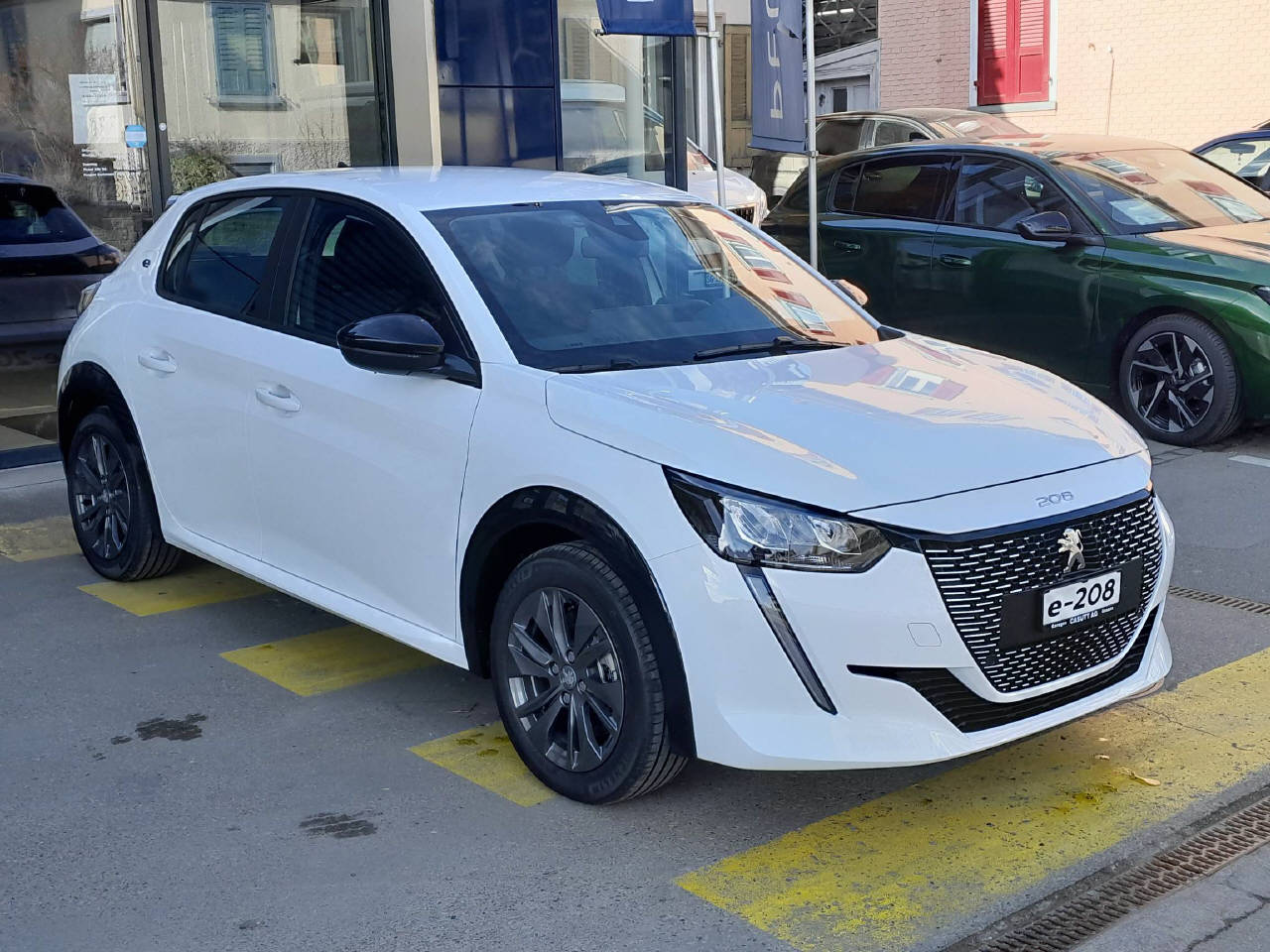 PEUGEOT 208 e-Active Pack-image-2