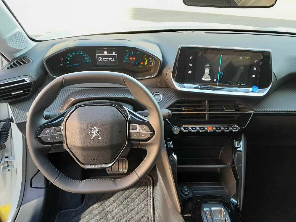 PEUGEOT 208 e-Active Pack-image-10