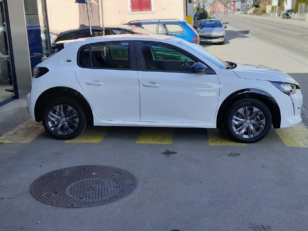 PEUGEOT 208 e-Active Pack-image-7