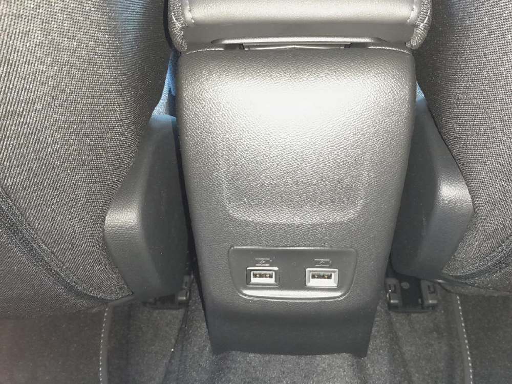 PEUGEOT 208 e-Active Pack-image-12