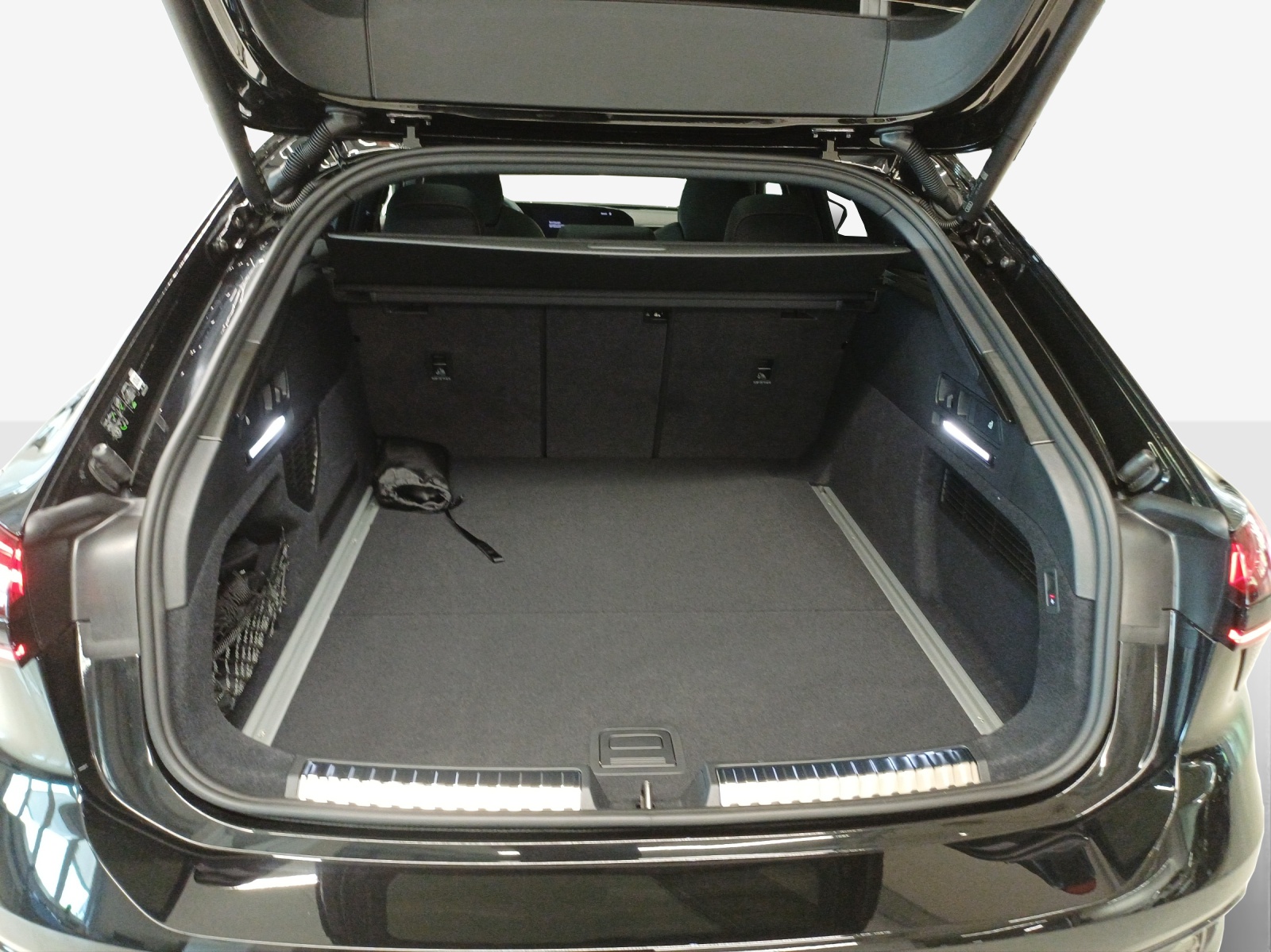 AUDI A6 Avant TFSI quattro 270 kW S tronic-image-12