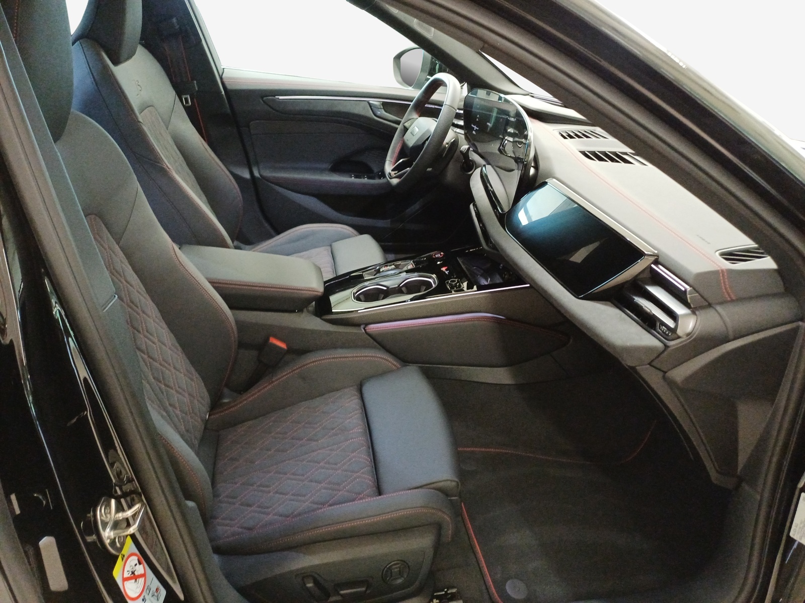 AUDI A6 Avant TFSI quattro 270 kW S tronic-image-15