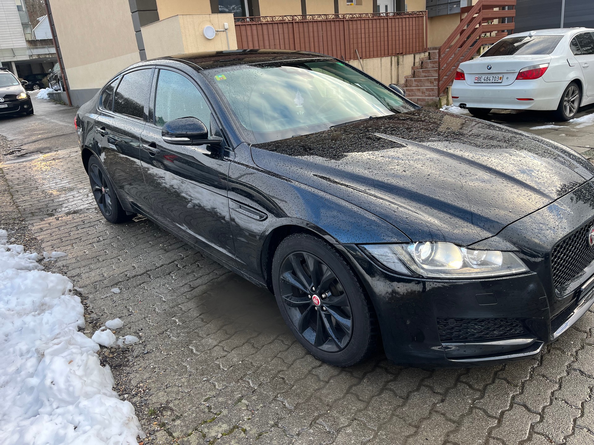 JAGUAR XF 20d Prestige Automatic-image-1