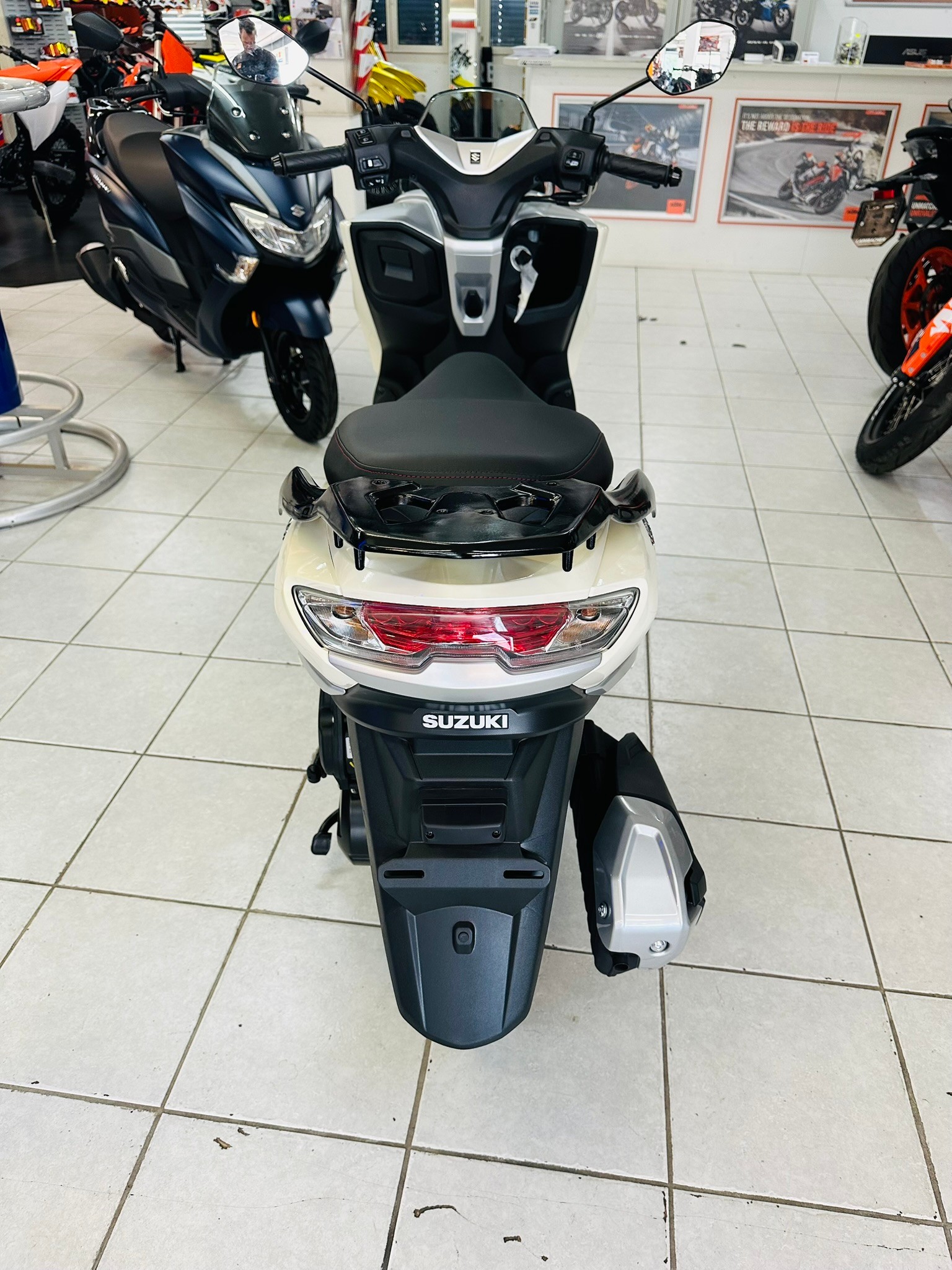 SUZUKI UB 125 Burgmann-showroom-element-3