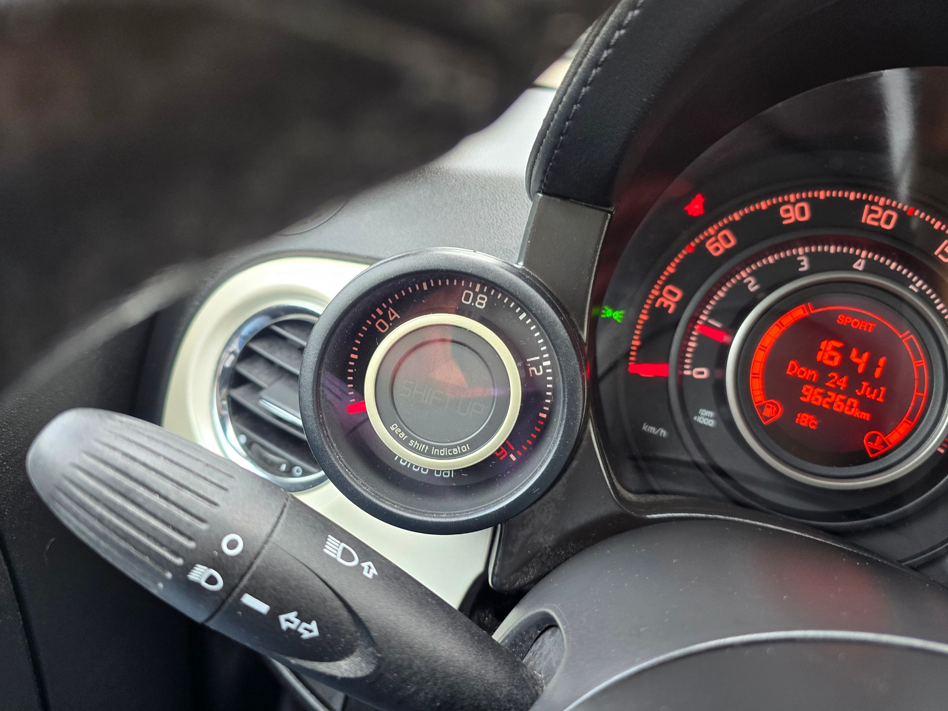 FIAT 595 1.4 16V Turbo Abarth Turismo-image-19