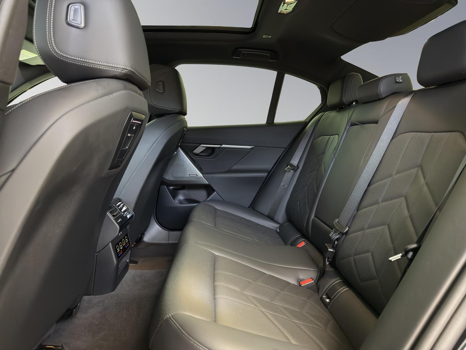 BMW 550e xDrive M Sport-image-15