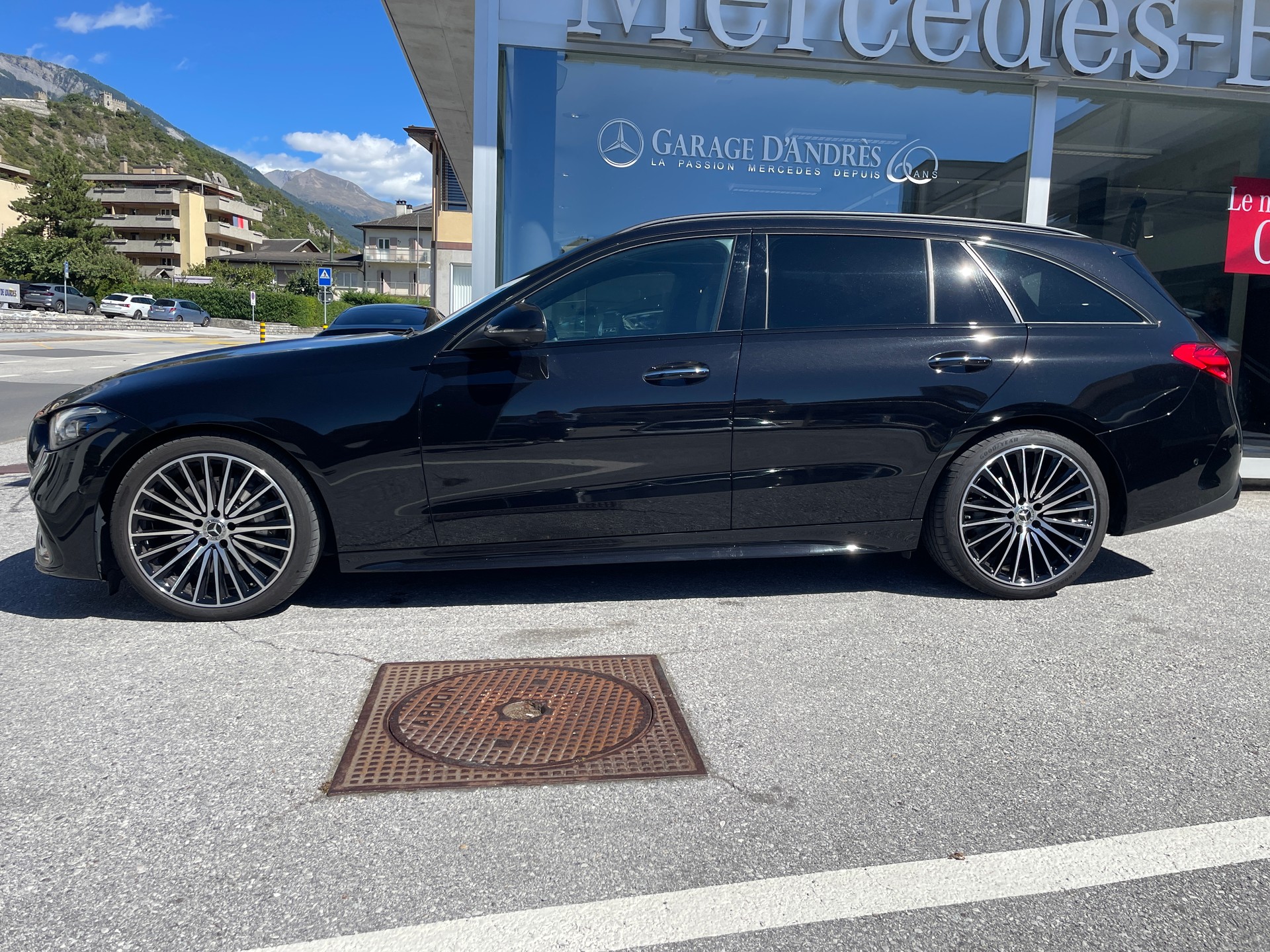 MERCEDES-BENZ C 300 4 Matic break AMG Line-image-2