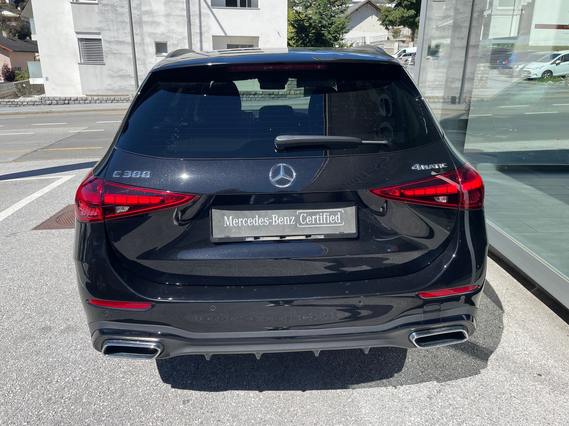 MERCEDES-BENZ C 300 4 Matic break AMG Line-image-5