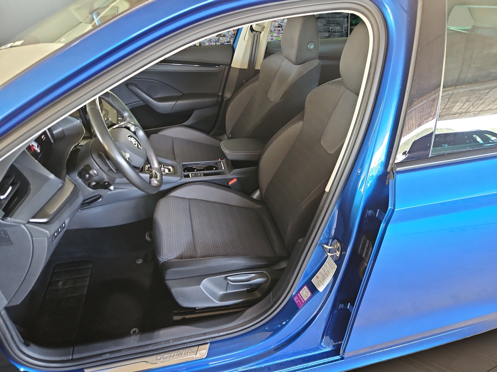 SKODA Octavia Combi 2.0 TDI DSG Ambition 4x4-image-8