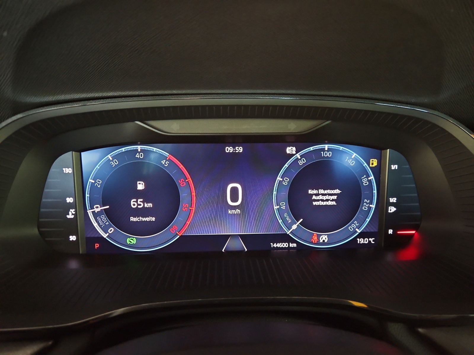 SKODA Octavia Combi 2.0 TDI DSG Ambition 4x4-image-11