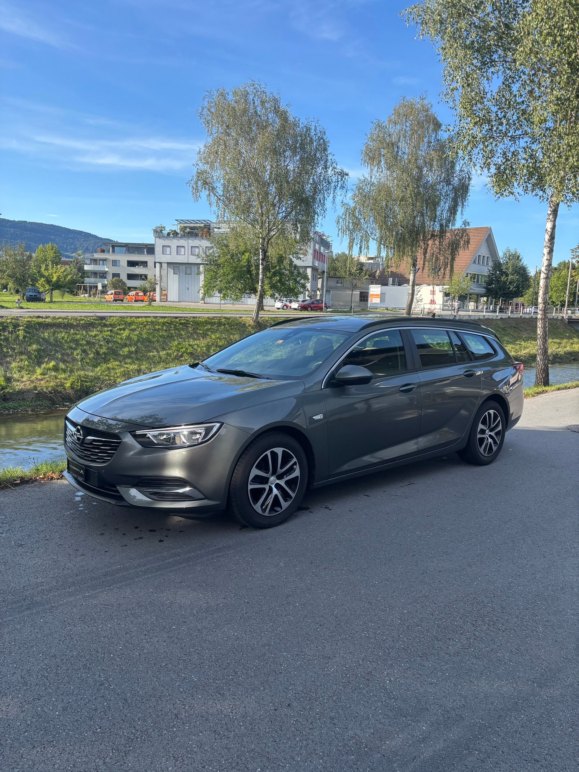 OPEL Insignia 1.5 T Sports Tourer Edition Automatic-image-2