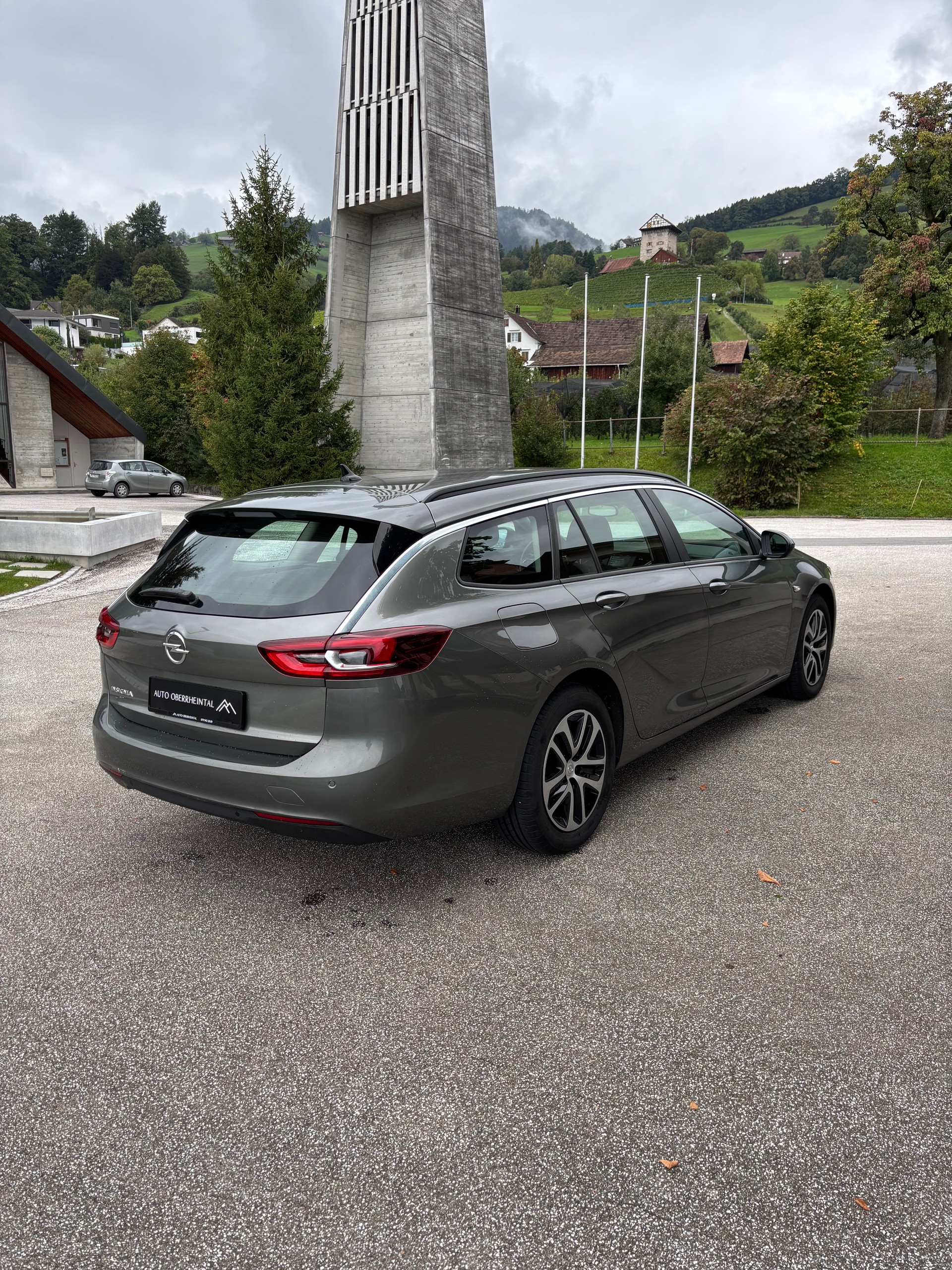 OPEL Insignia 1.5 T Sports Tourer Edition Automatic-image-9
