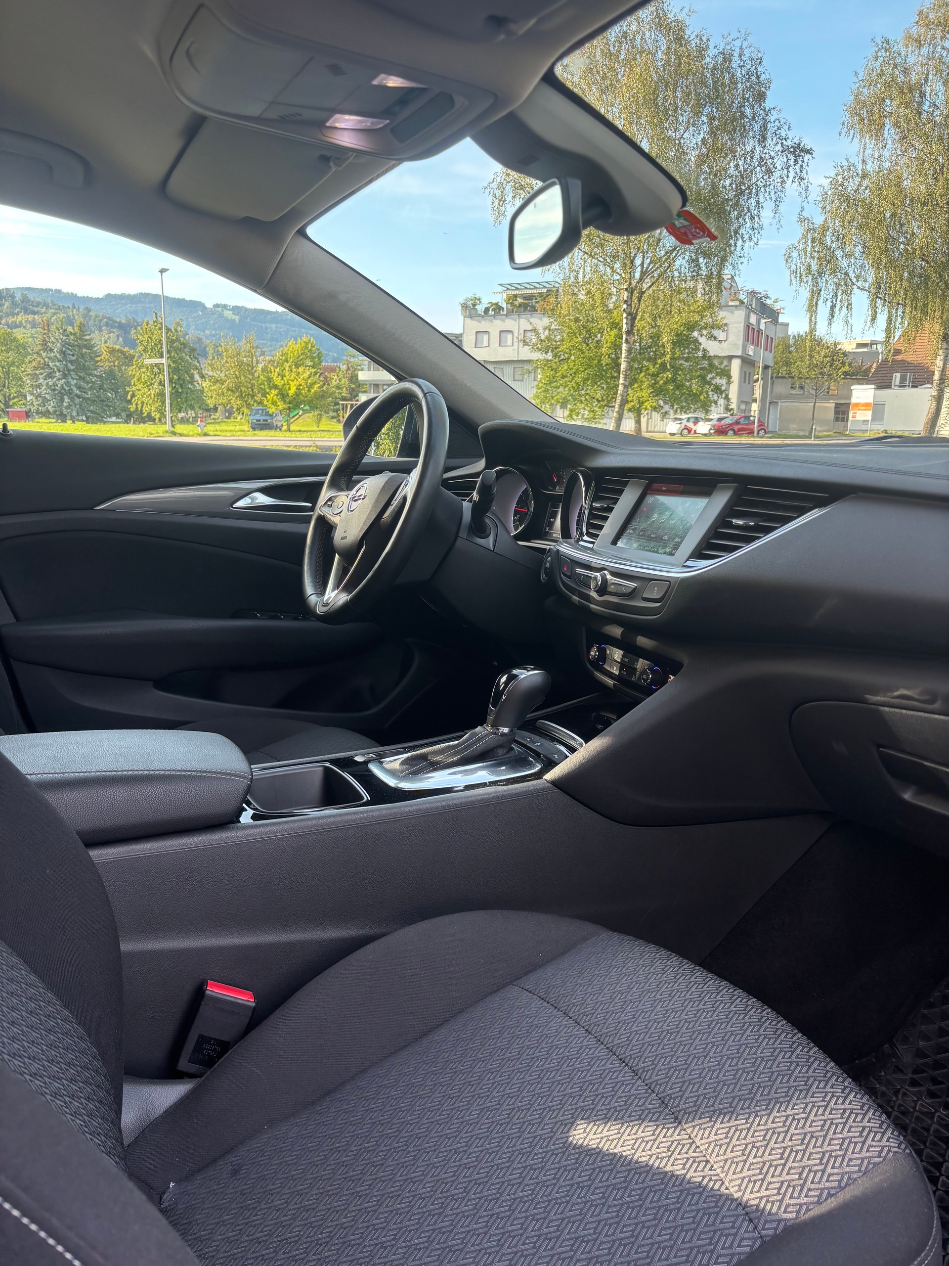 OPEL Insignia 1.5 T Sports Tourer Edition Automatic-image-13