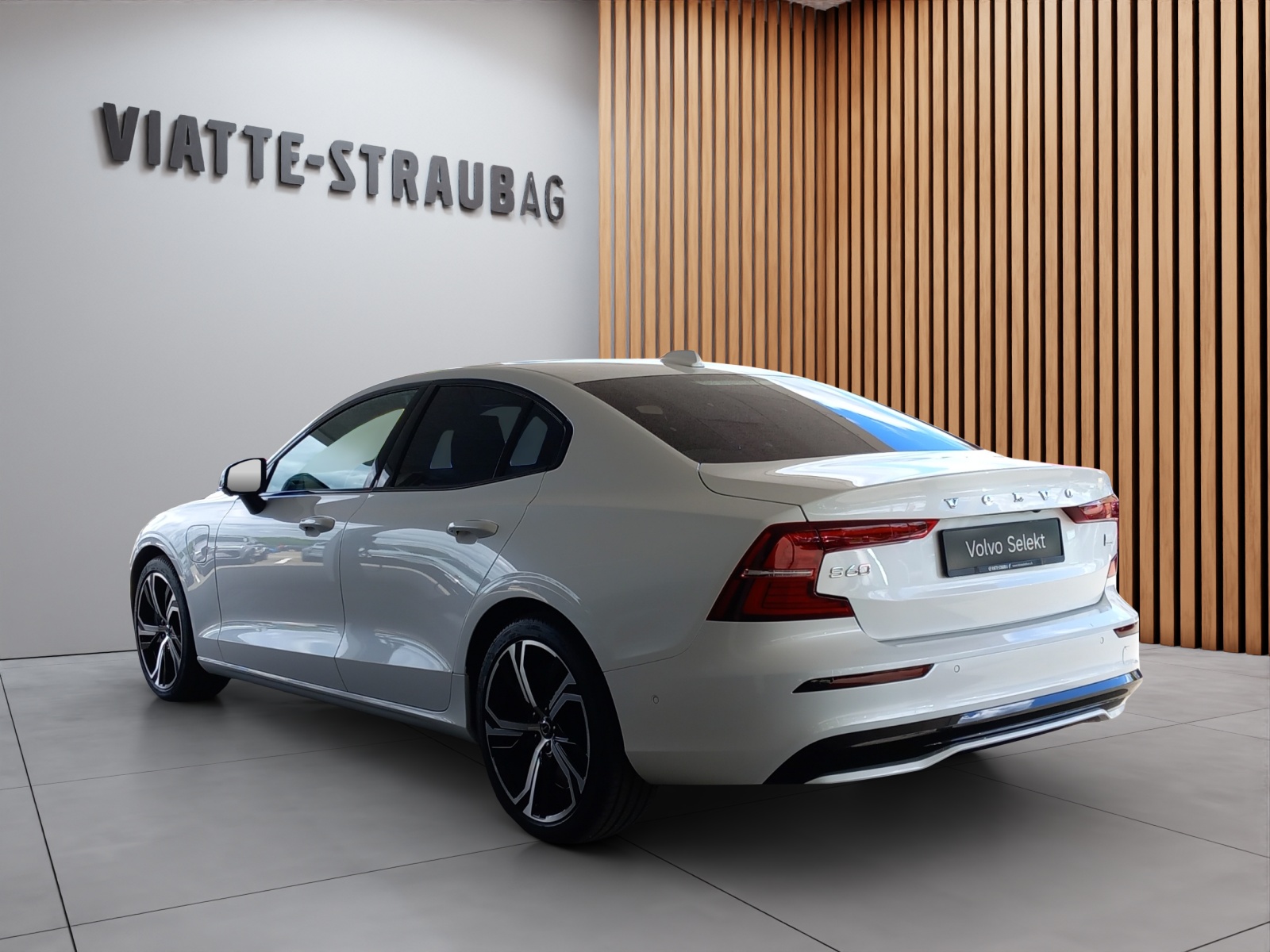 VOLVO S60 2.0 T8 TE Ultimate Dark eAWD-image-4