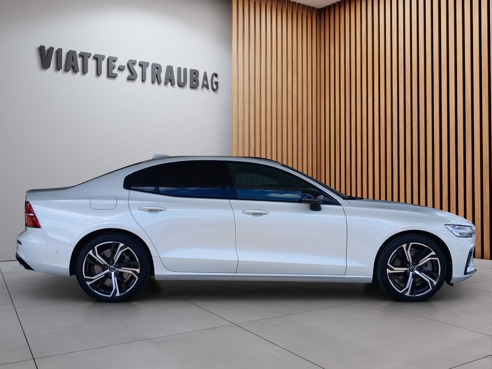 VOLVO S60 2.0 T8 TE Ultimate Dark eAWD-showroom-element-2