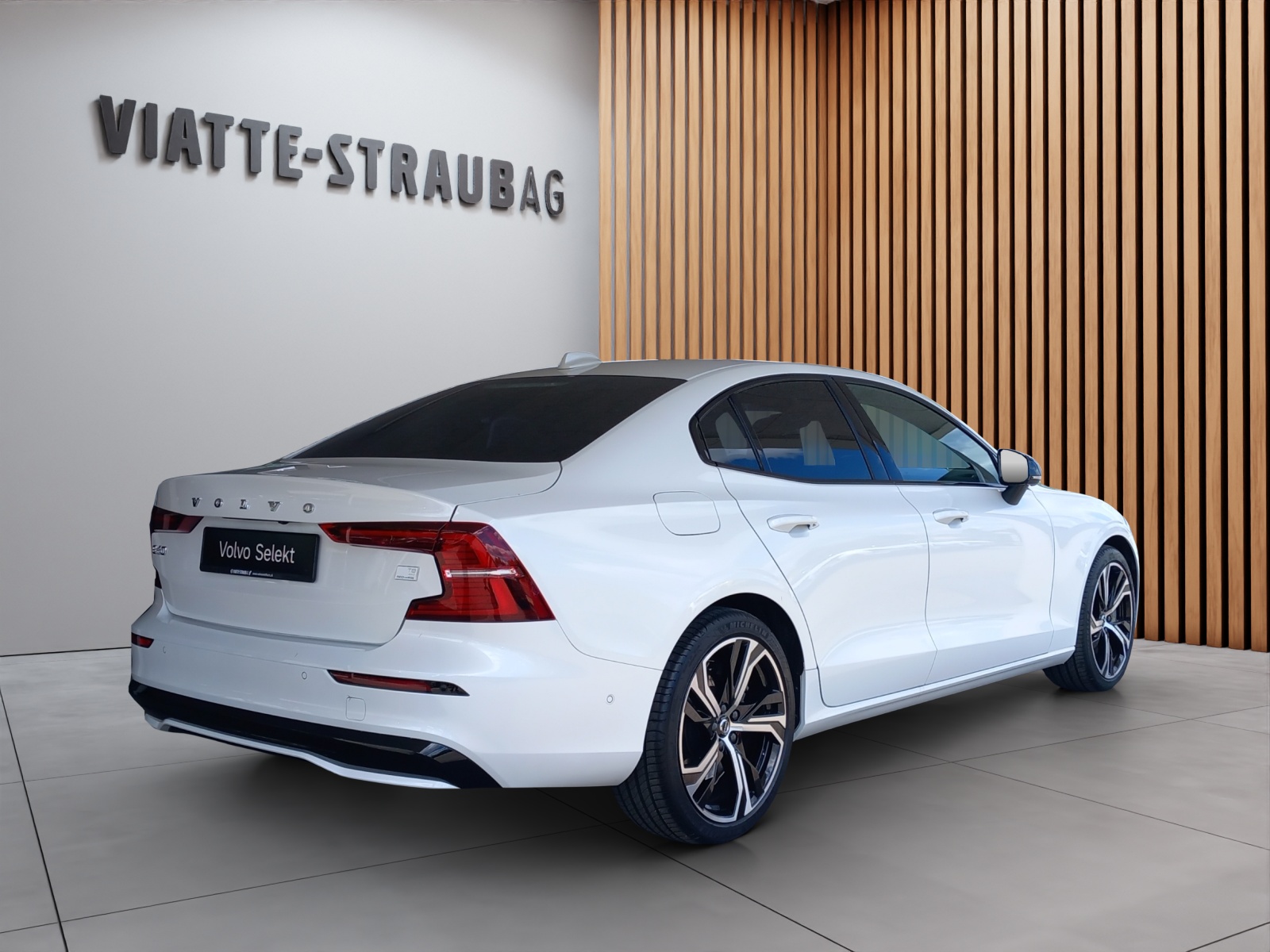 VOLVO S60 2.0 T8 TE Ultimate Dark eAWD-showroom-element-3