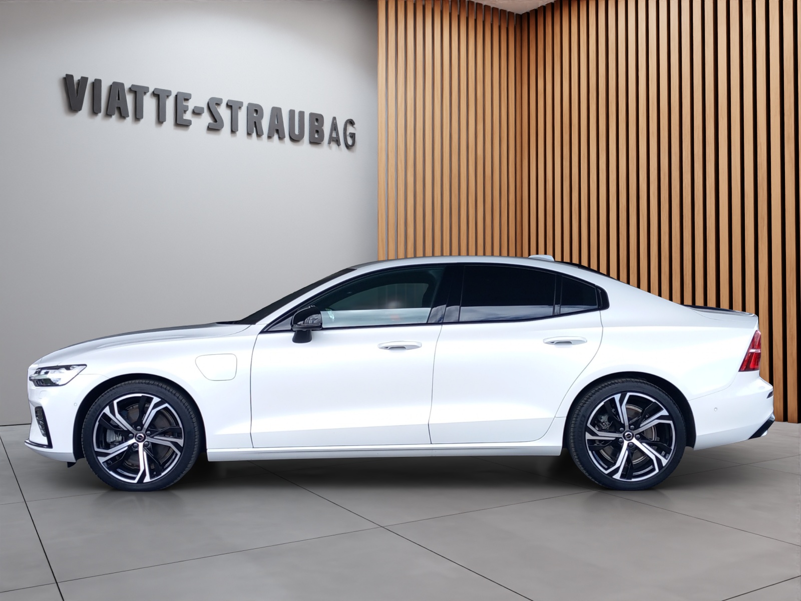 VOLVO S60 2.0 T8 TE Ultimate Dark eAWD-image-5