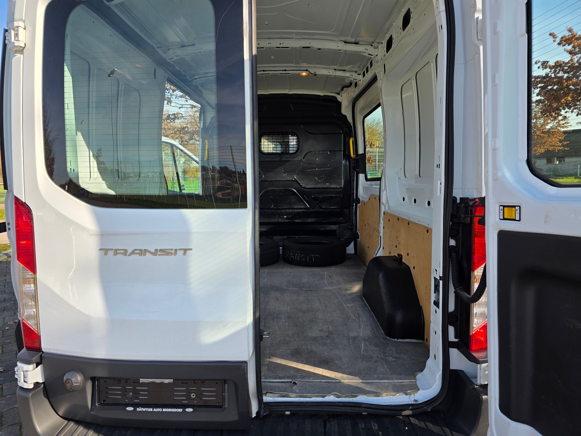 FORD Transit Van 350 L2 Trend 2.0 TDCi 170 FWD A-image-13