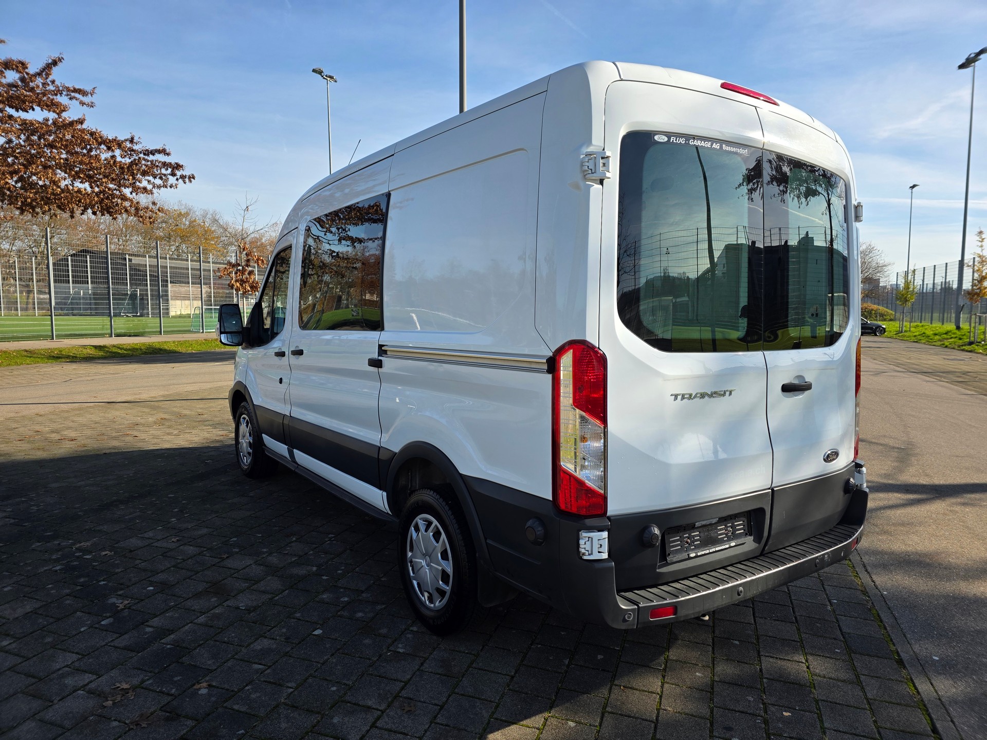 FORD Transit Van 350 L2 Trend 2.0 TDCi 170 FWD A-image-6