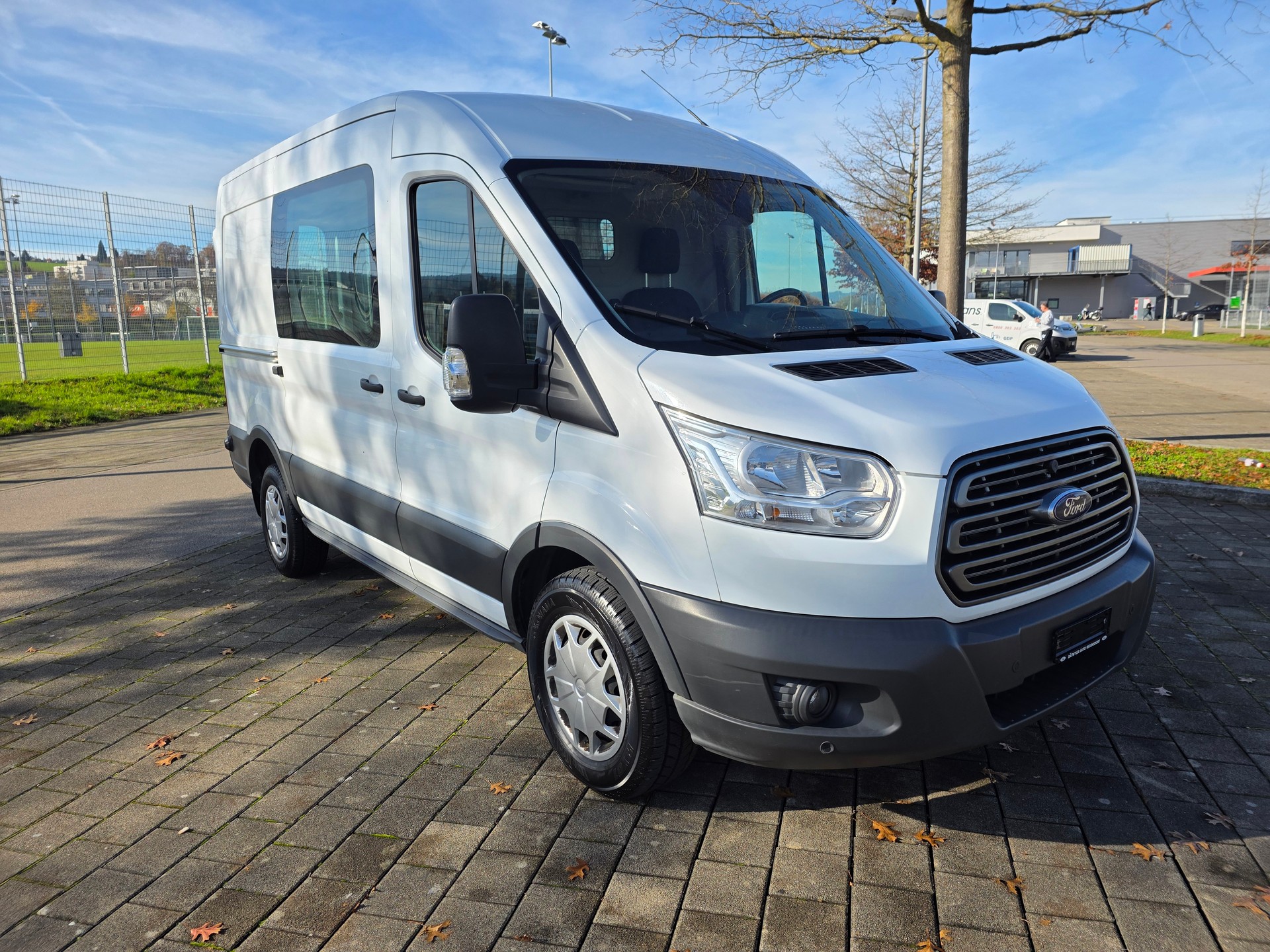 FORD Transit Van 350 L2 Trend 2.0 TDCi 170 FWD A-showroom-element-1