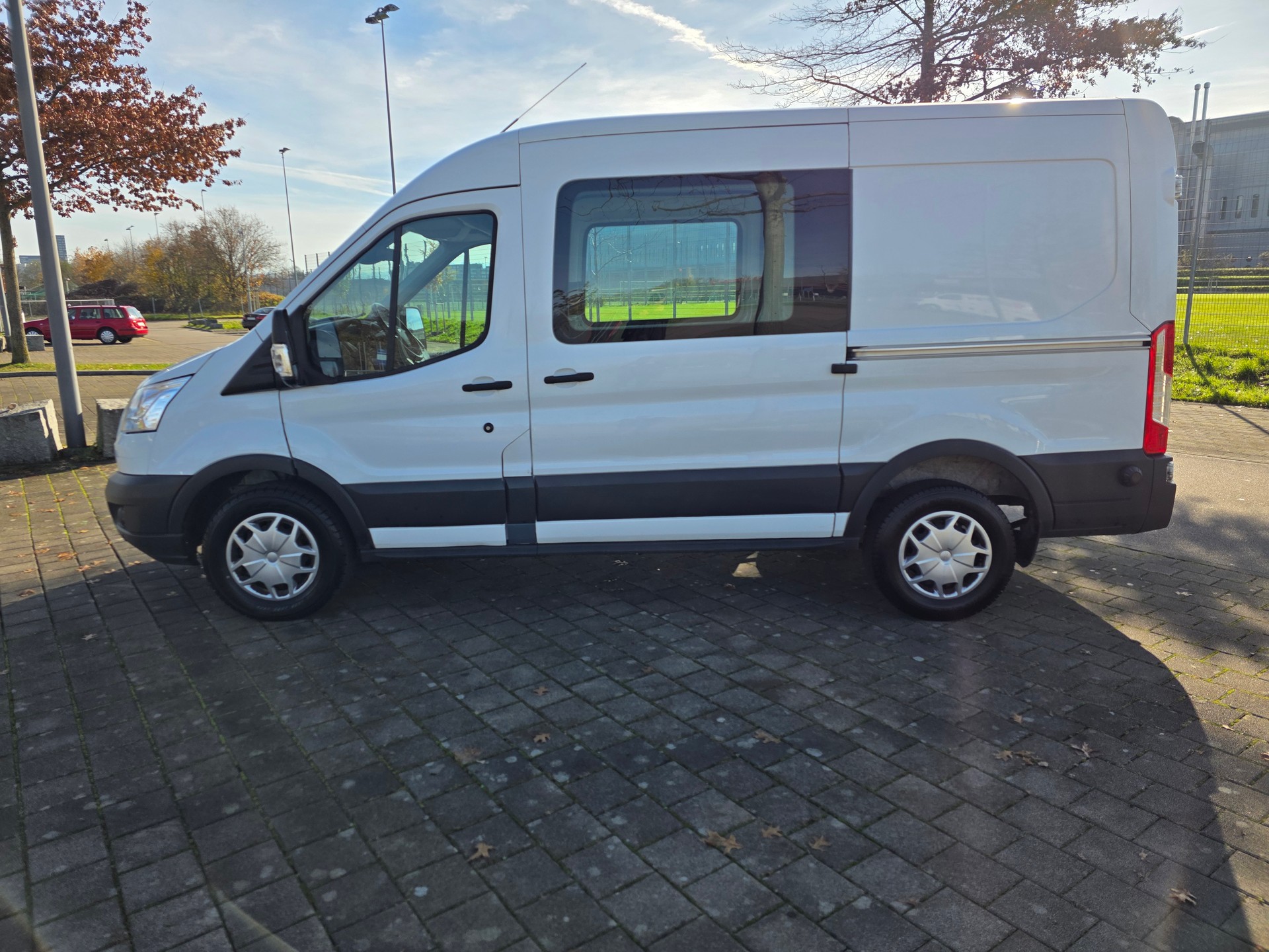 FORD Transit Van 350 L2 Trend 2.0 TDCi 170 FWD A-showroom-element-3