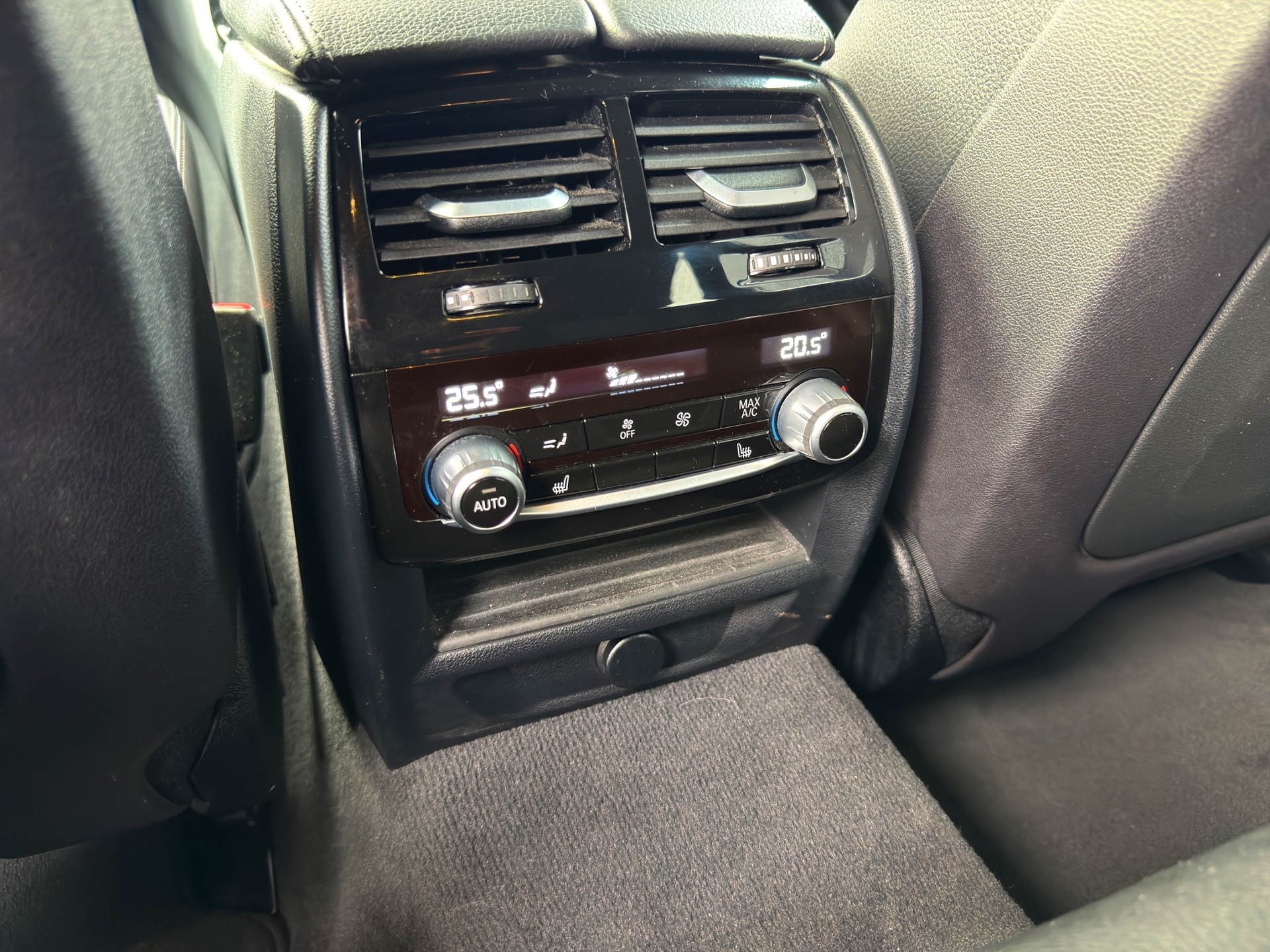 BMW 520d xDrive Touring Sport Line Steptronic-image-20