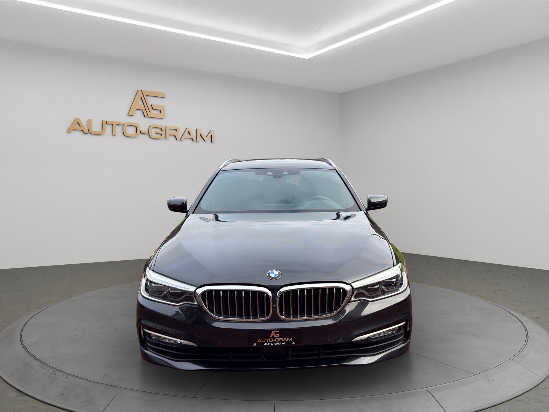 BMW 520d xDrive Touring Sport Line Steptronic-image-7