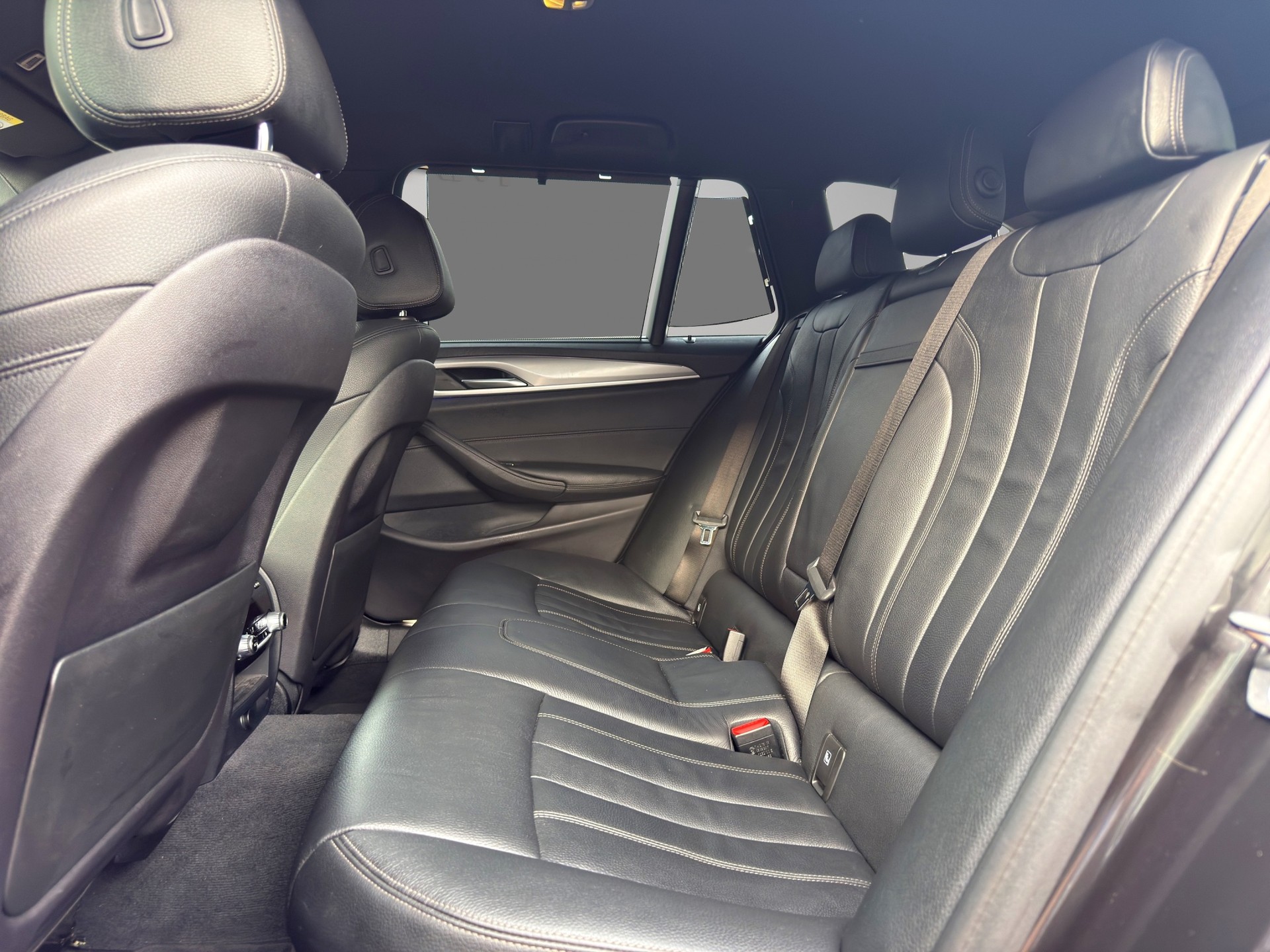 BMW 520d xDrive Touring Sport Line Steptronic-image-21