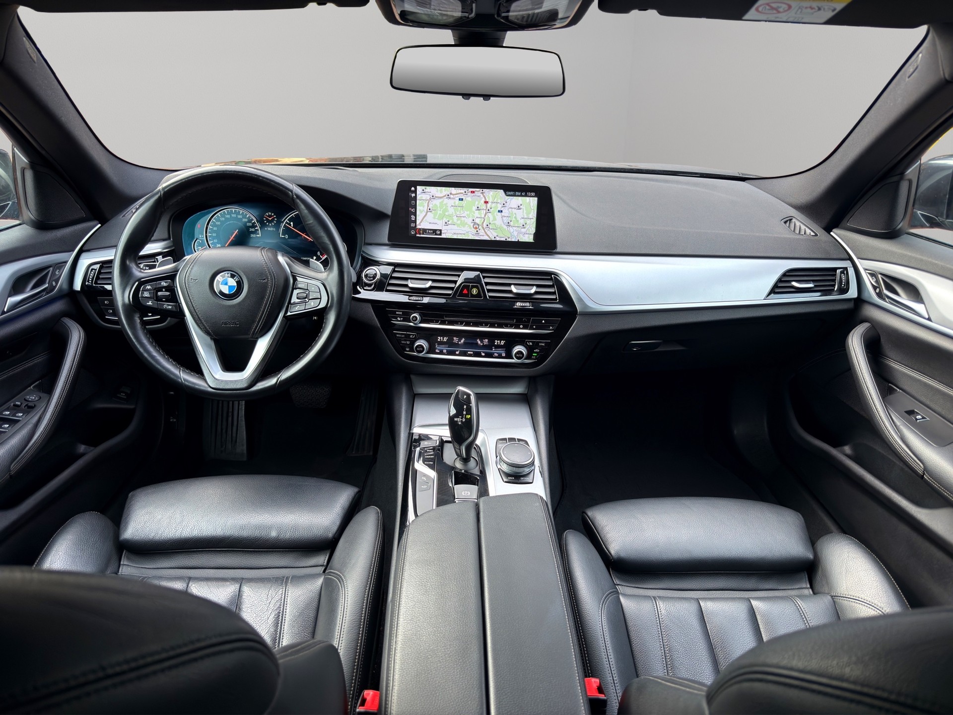 BMW 520d xDrive Touring Sport Line Steptronic-image-13