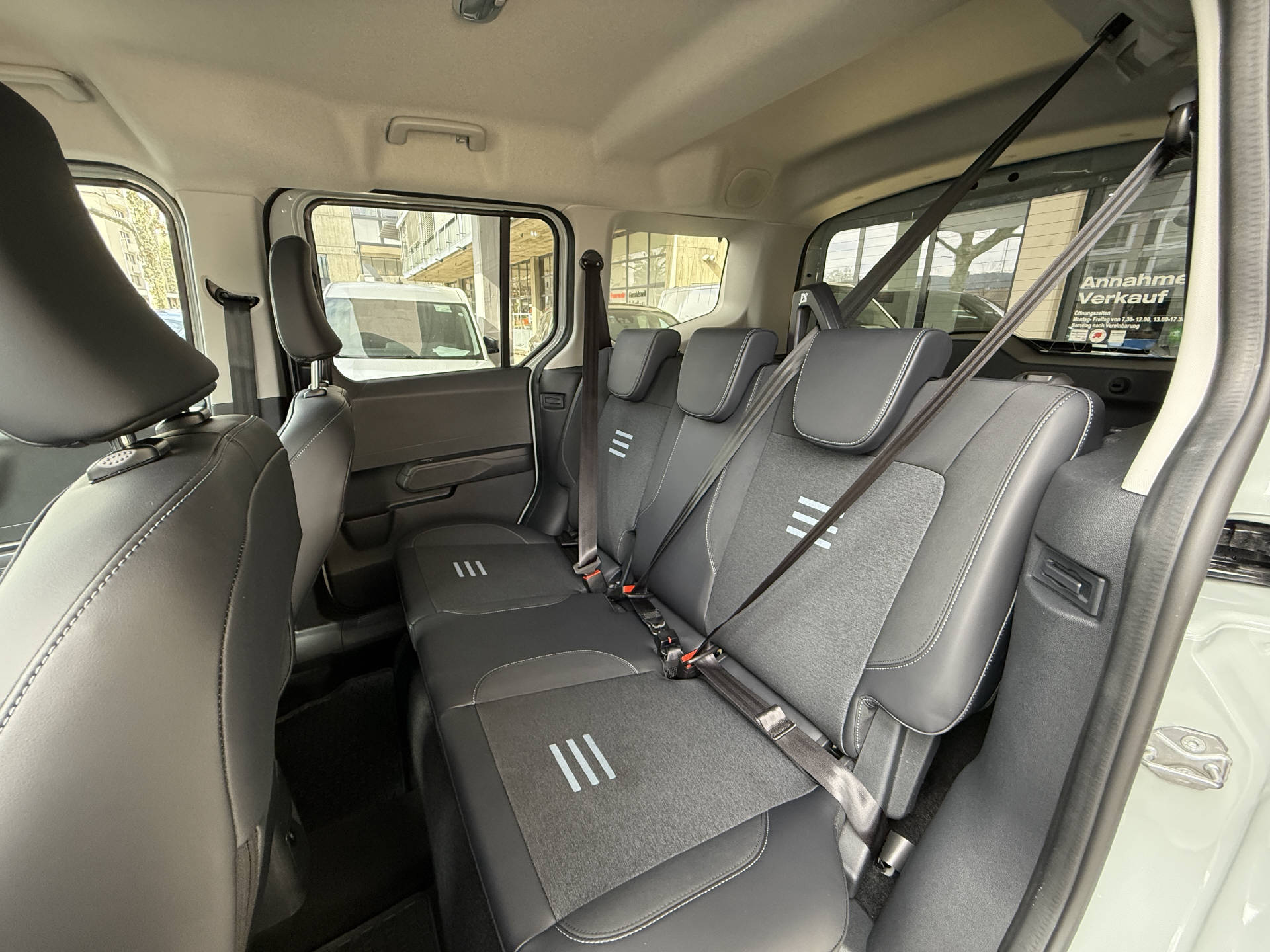 FORD TOURNEO COURIERier 1.0 EcoBoost Active-image-9
