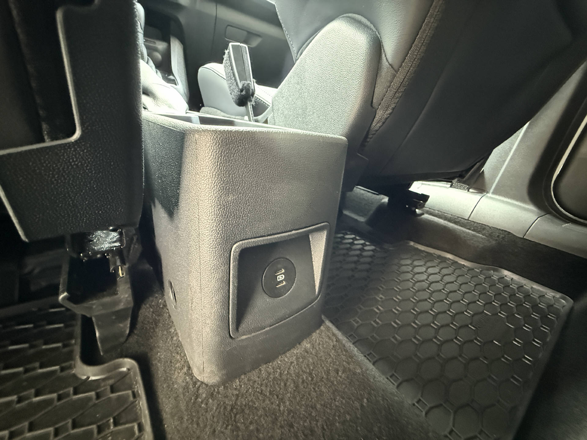 FORD TOURNEO COURIERier 1.0 EcoBoost Active-image-22