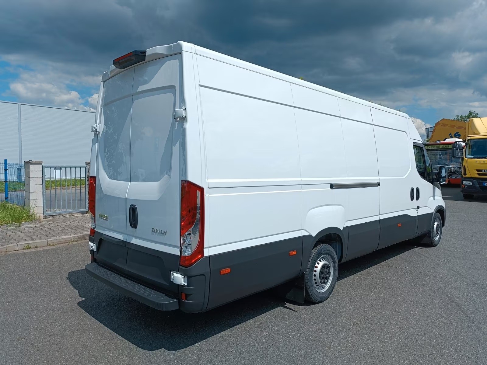 IVECO 35 S 16 SVL-image-4