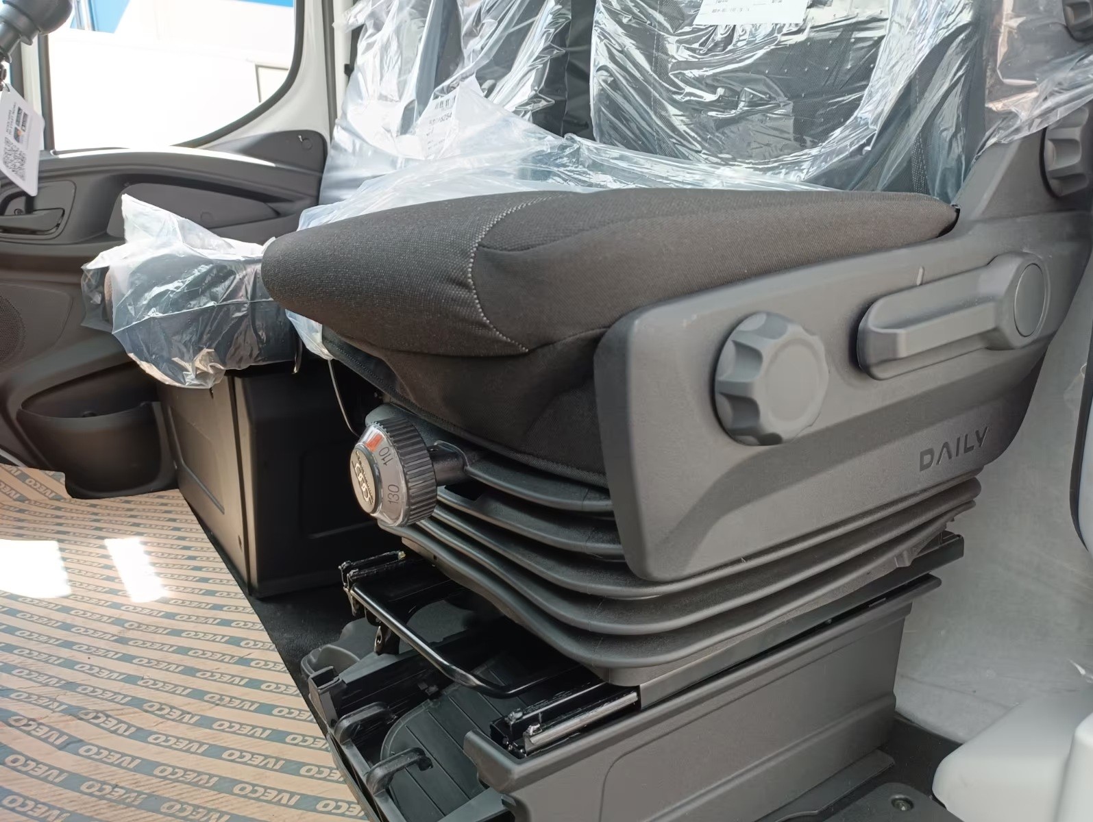 IVECO 35 S 16 SVL-image-9