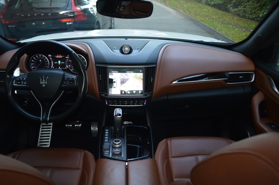 MASERATI Levante 2.0 MHEV GT Hybrid Automatica I Panoramaglasdach-image-10