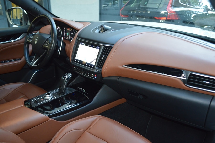 MASERATI Levante 2.0 MHEV GT Hybrid Automatica I Panoramaglasdach-image-8