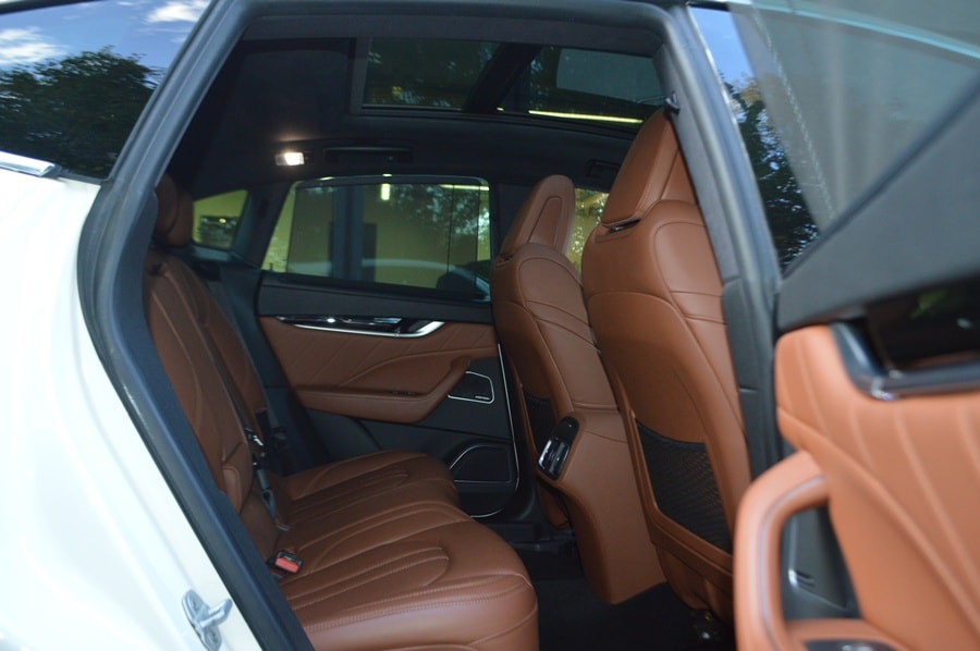 MASERATI Levante 2.0 MHEV GT Hybrid Automatica I Panoramaglasdach-image-9