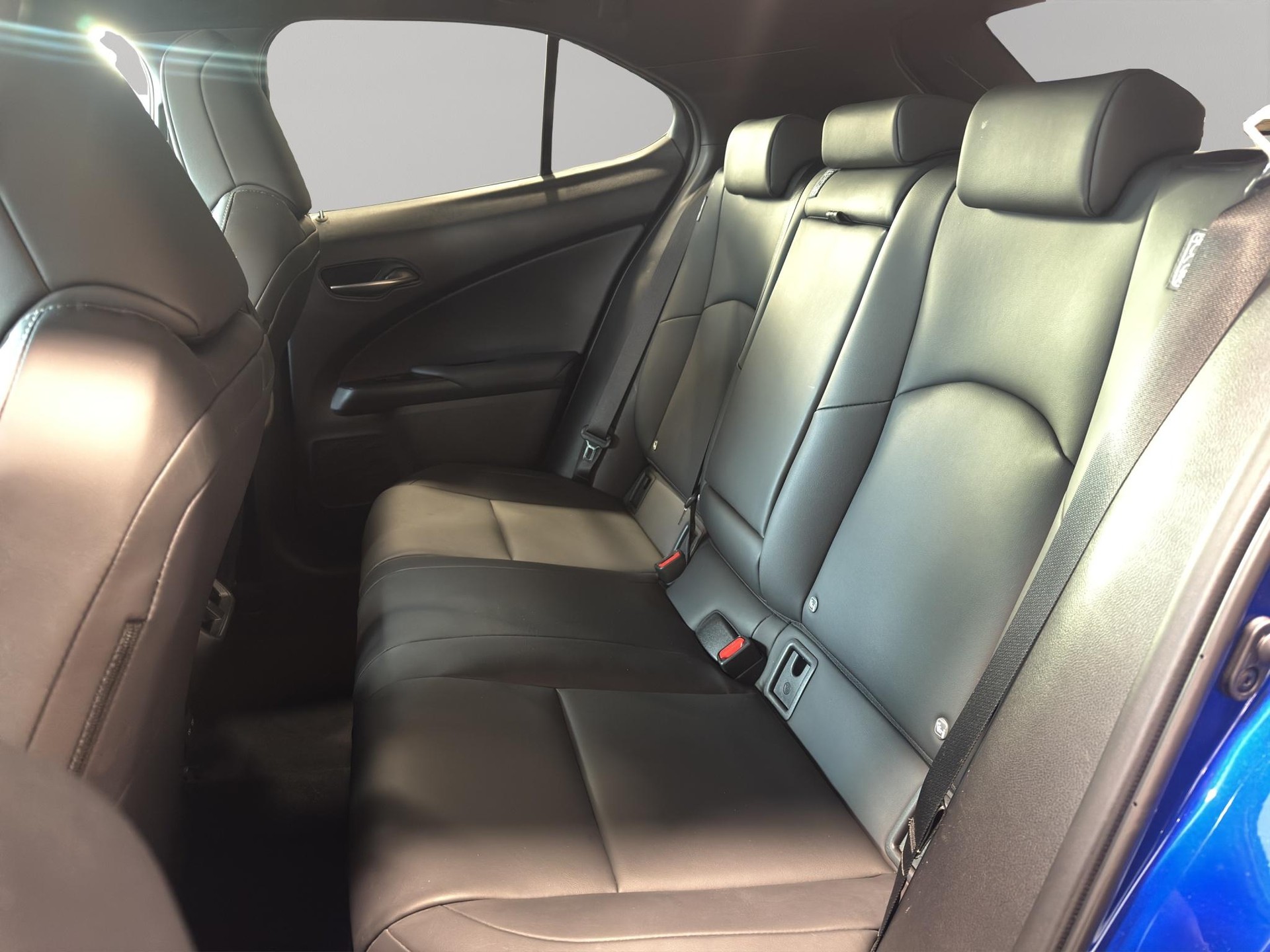 LEXUS UX 250h F-Line-image-9