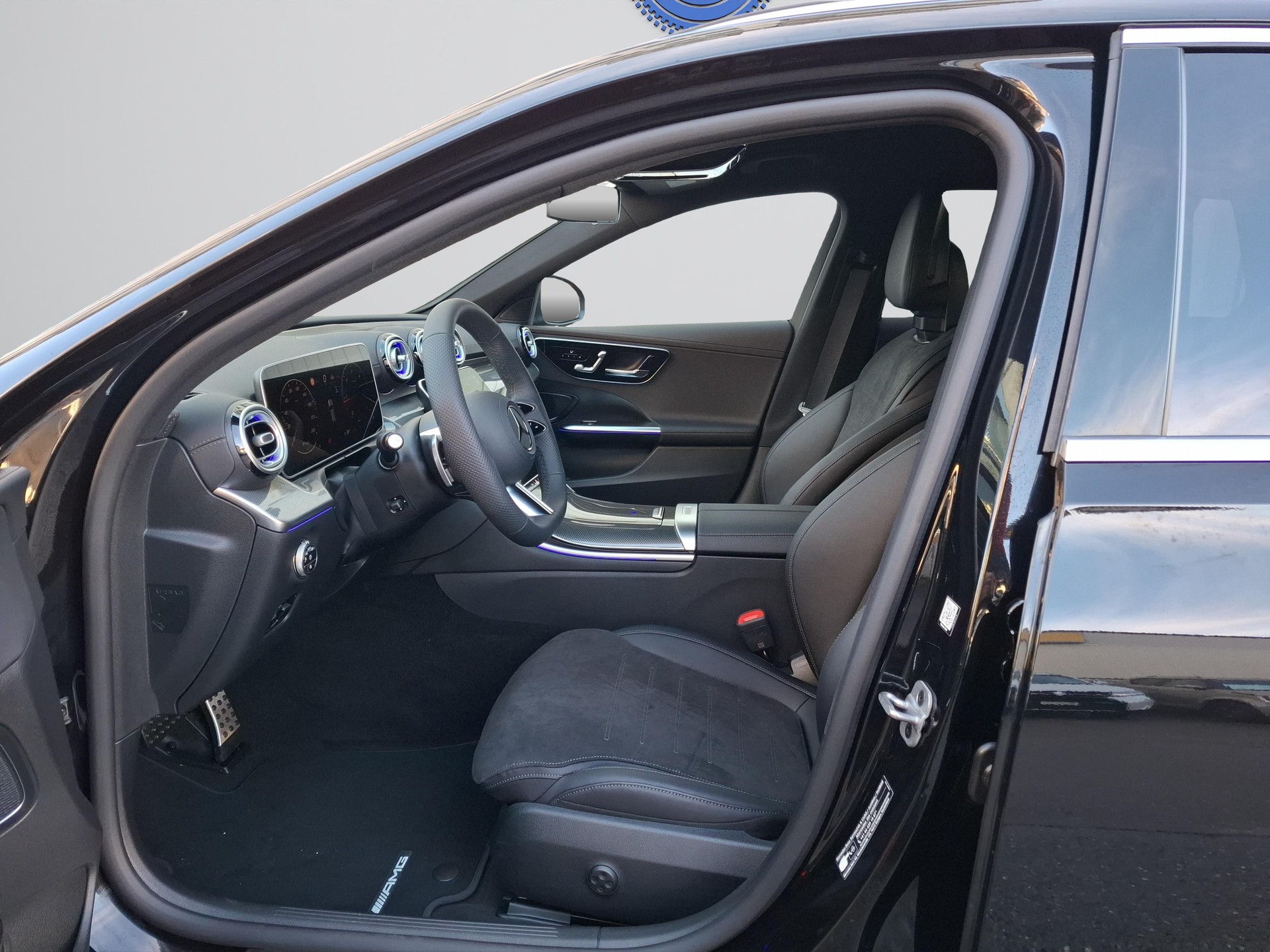 MERCEDES-BENZ C 220 d 4MATIC T-Modell Swiss Star AMG Line-image-4