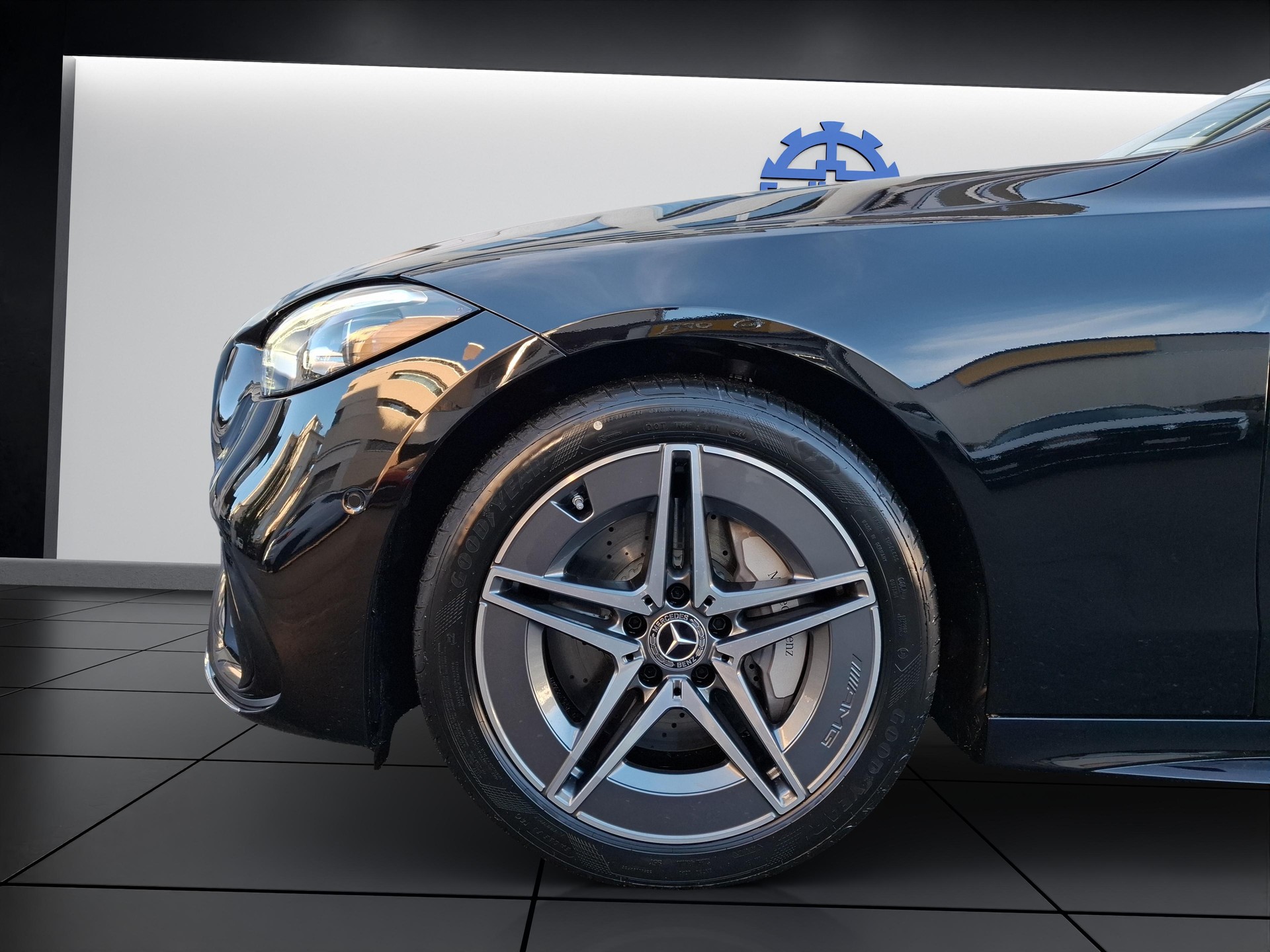 MERCEDES-BENZ C 220 d 4MATIC T-Modell Swiss Star AMG Line-image-9
