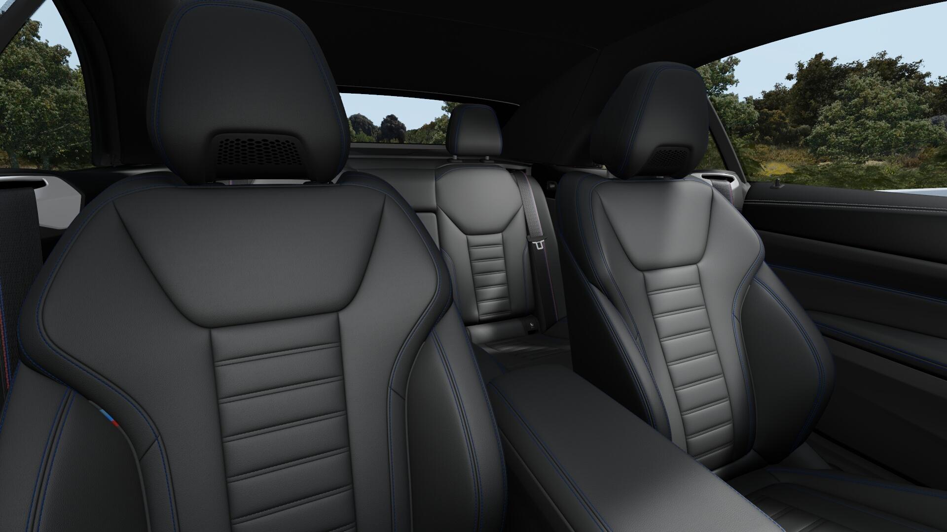 BMW M440i xDrive Cabrio-image-4