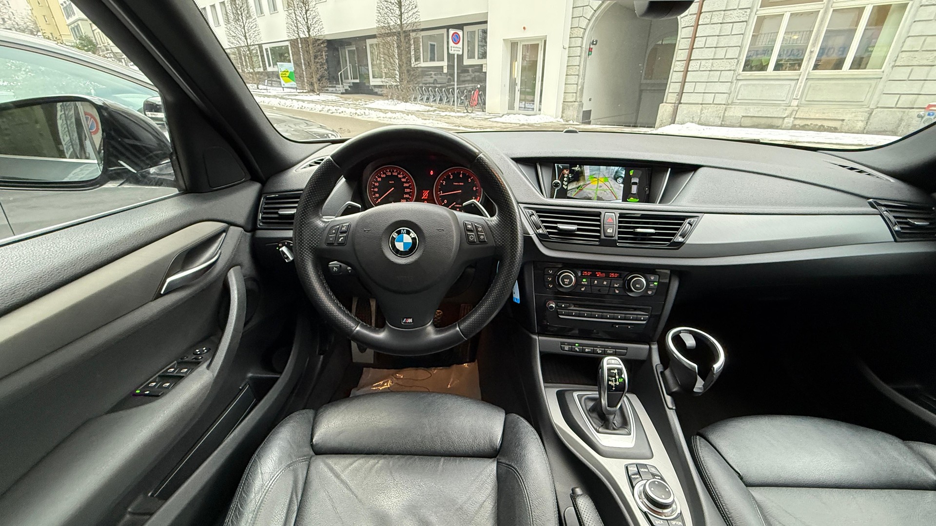 BMW X1 xDrive 28i xLine Steptronic-image-8