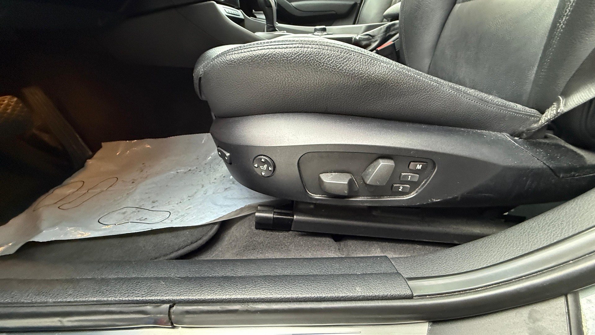 BMW X1 xDrive 28i xLine Steptronic-image-10